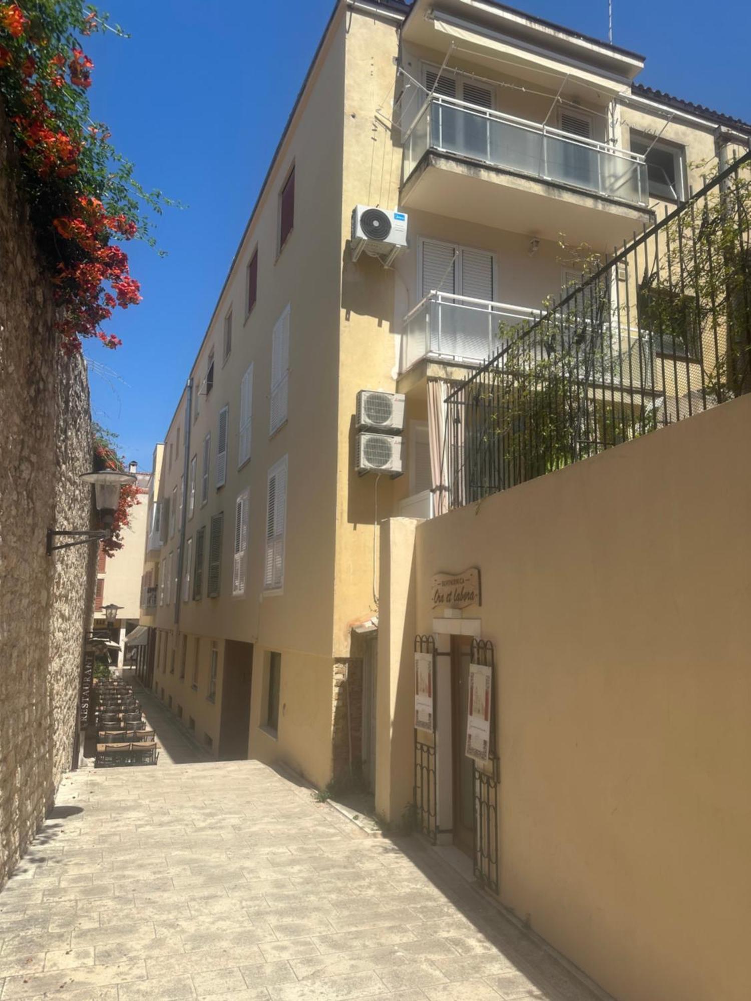 זאדאר Amaro Luxury Room & Studio Apartman With Balcony מראה חיצוני תמונה